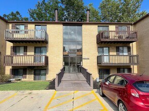 Building Photo - 2050 Augusta Blvd