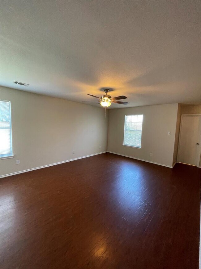 Building Photo - 11816 Plains Valley Dr
