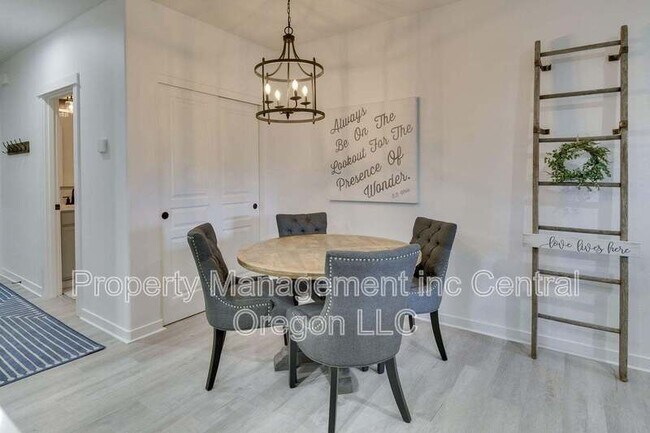 Foto del edificio - 950 North Hindeman Street