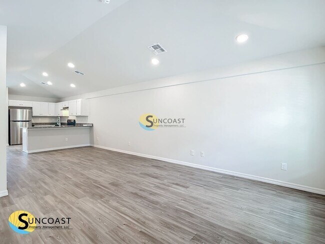 Foto del edificio - 2112 Dorion St