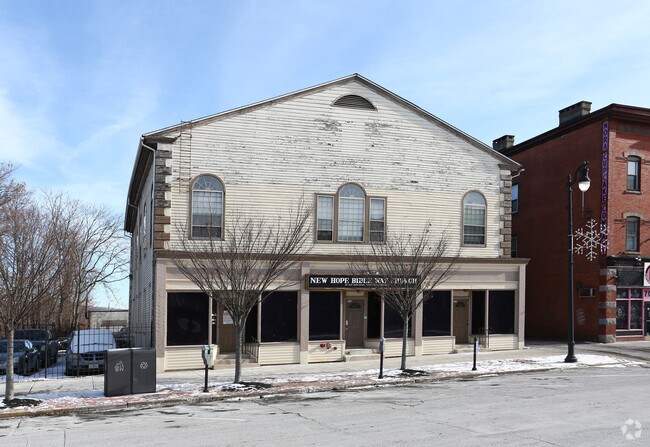 Building Photo - 710-712 Main St