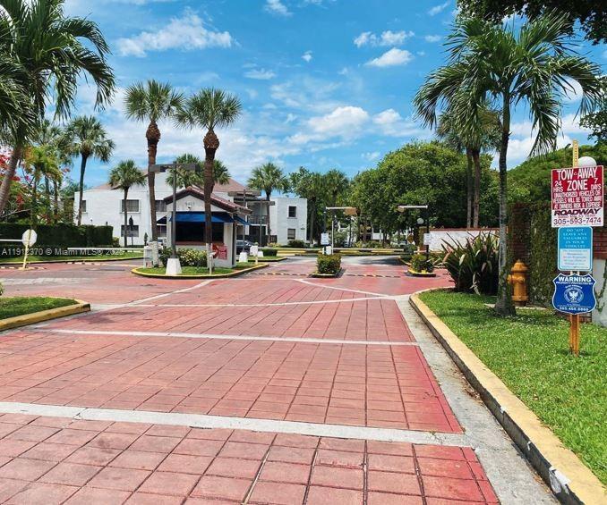 Foto principal - 9433 Fontainebleau Blvd