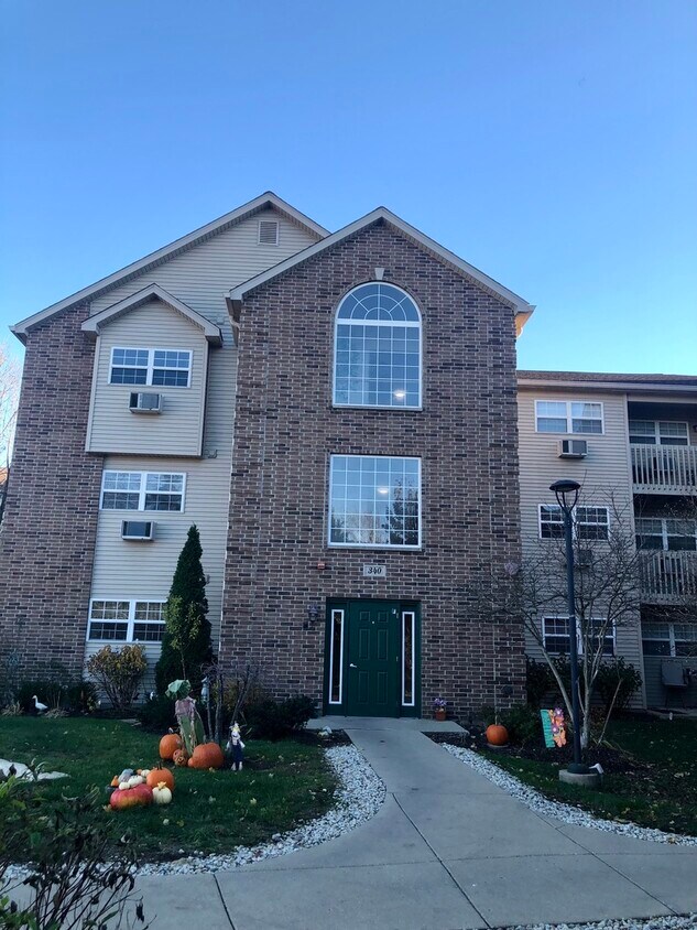 Primary Photo - 340 Cunat Blvd