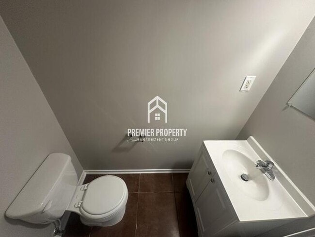 Building Photo - 4453 Crescent Park Dr