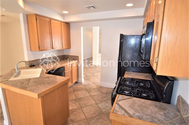 Building Photo - 1425 Pathfinder Rd