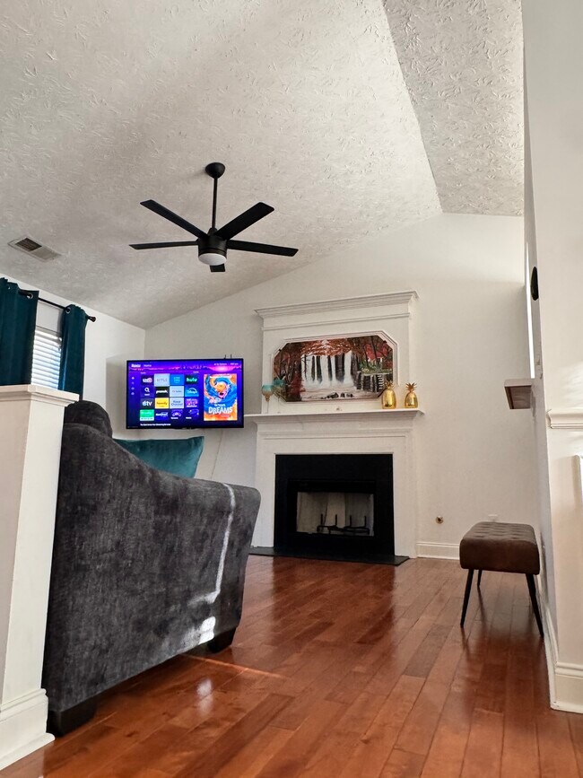 Foto del edificio - 601 Catrina Ct