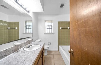 Building Photo - 8447 Sterlingshire St