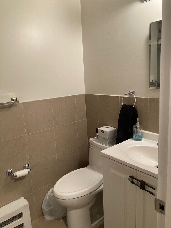 Foto del edificio - 2058 E 60th St