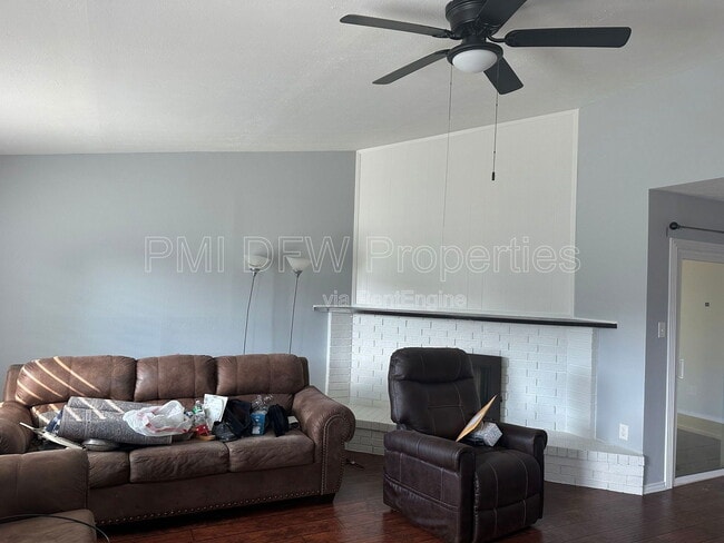 Foto del edificio - 417 Sandy Knoll Dr