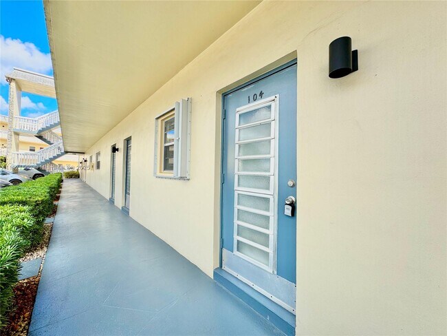 Building Photo - 4431 NW 16th St