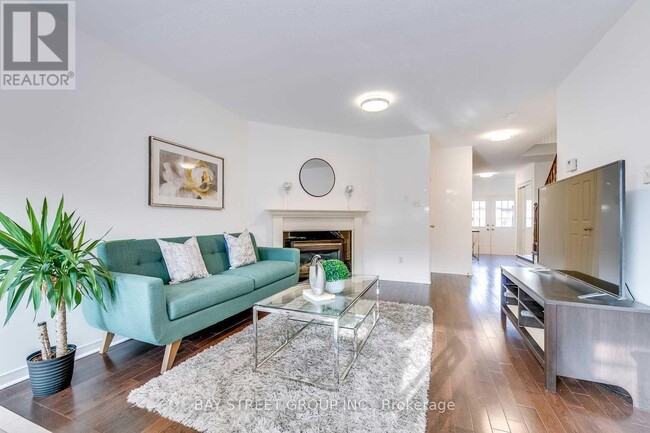 Building Photo - 5166 Des Jardines Dr