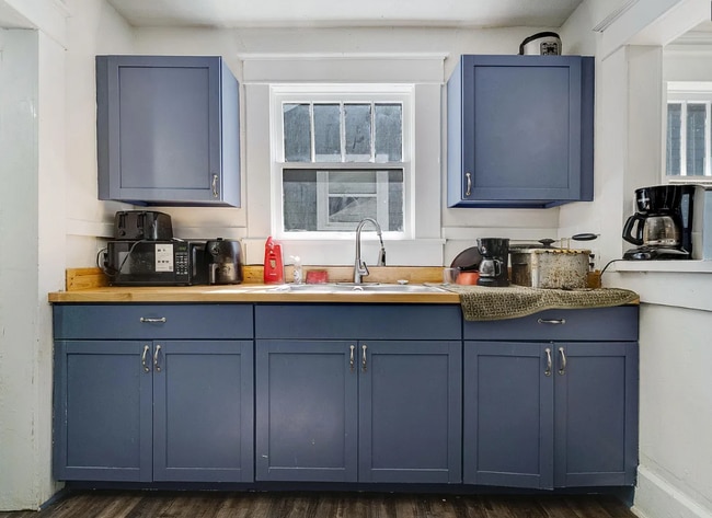 Building Photo - 7017 4th Ave S