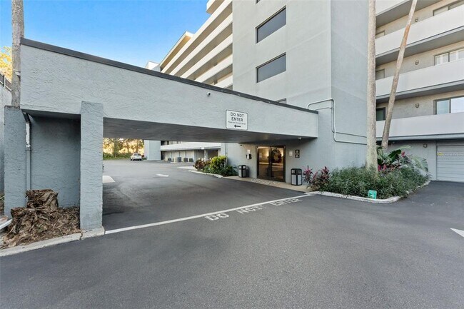 Foto del edificio - 201 W Laurel St