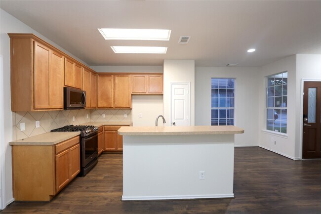 Foto del edificio - 14407 Birch Knoll Ln