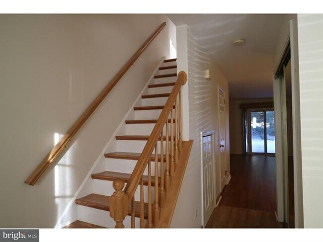 Building Photo - 74 Fair Oaks Ct