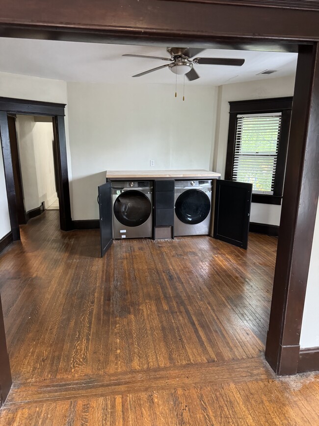 Washer/Dryer - 58 S Downey Ave