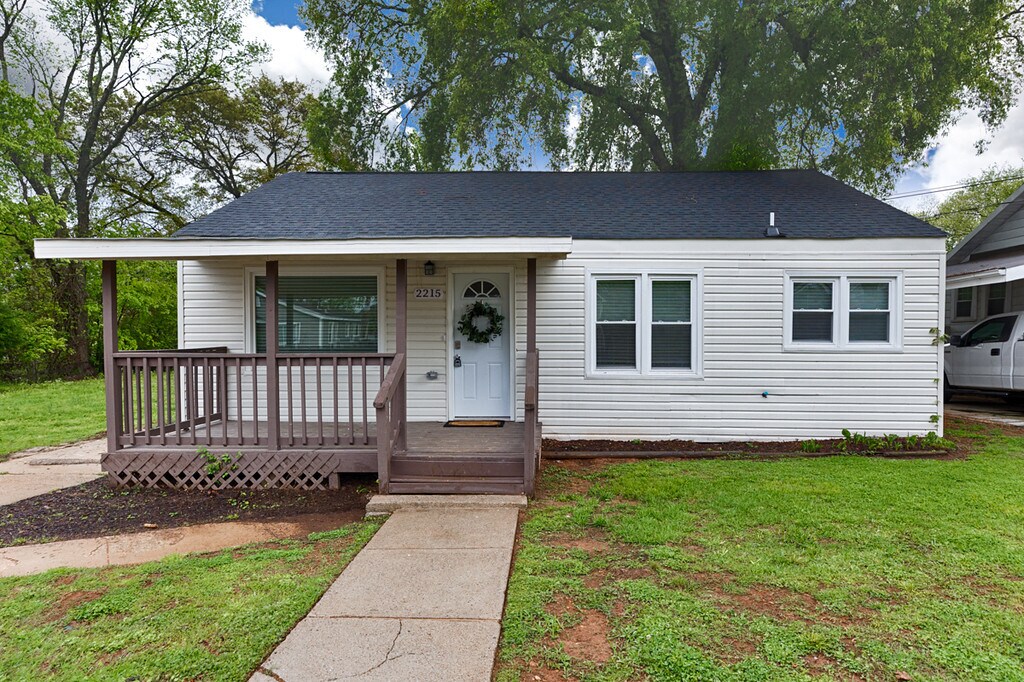 Primary Photo - 2215 Bell Ave NW