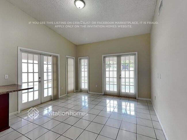 Foto del edificio - 4711 SW 142nd Ct