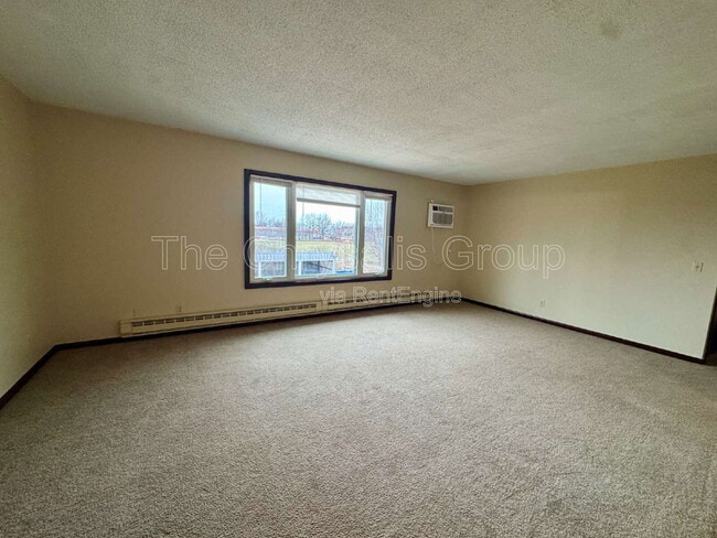 Building Photo - 445 Elm Pl