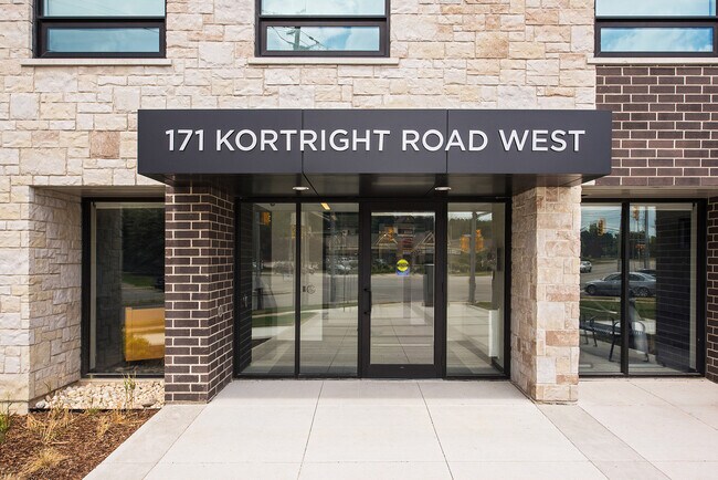 Photo du bâtiment - The Kortyard Apartments