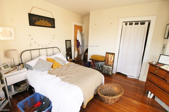 Building Photo - 501 Washington St