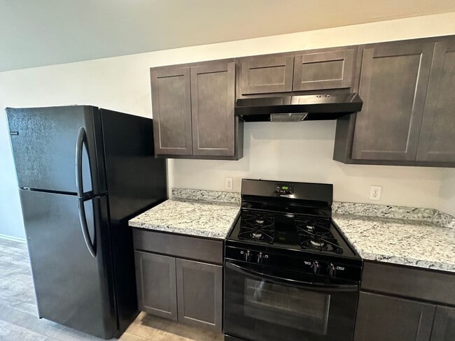 Foto del edificio - 3 Bed, 2 Bath Home for Rent in Yukon