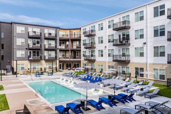 Piscina estilo centro turístico - Taylor