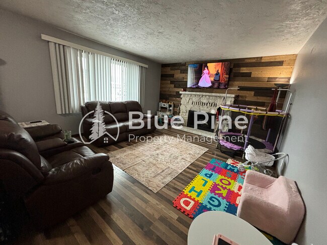 Foto del edificio - 2014 Tiffany Dr