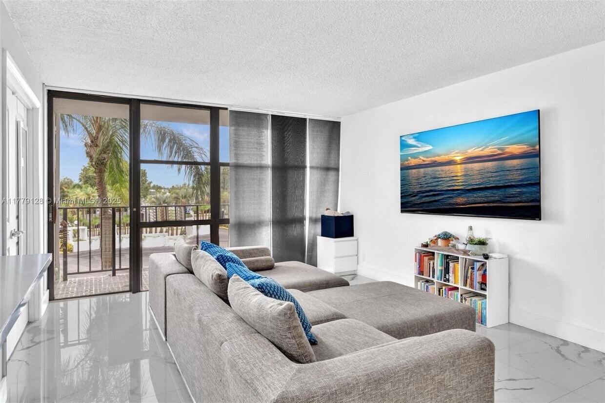 Foto principal - 1000 Parkview Dr