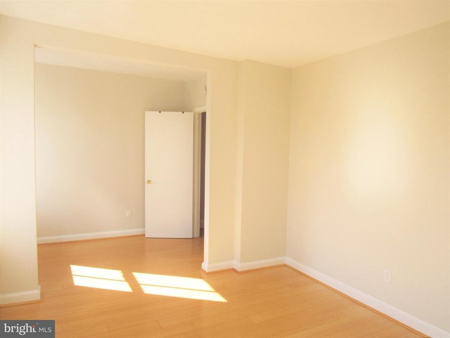 Building Photo - 909 O St NW