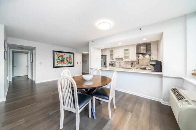 Foto del edificio - 551 Observer Hwy