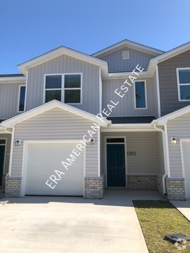 Building Photo - 999 Skylark Rd