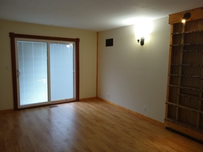 Foto del edificio - 664 E 12th St
