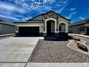 Building Photo - 14740 Mike a Mendoza Ave