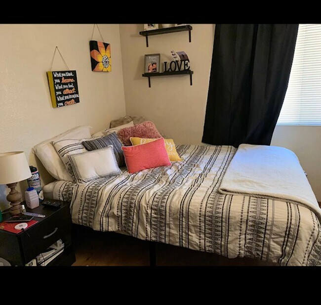 Foto del edificio - 4 Bedroom 2 Bath House in M Section of Rohnert Park