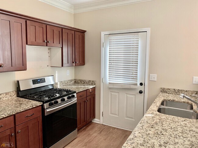 Foto del edificio - 1370 DeKalb Ave NE