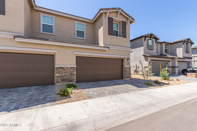Foto del edificio - 5835 E Rose Garden Ln