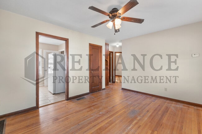 Foto del edificio - 1912 N Hood St