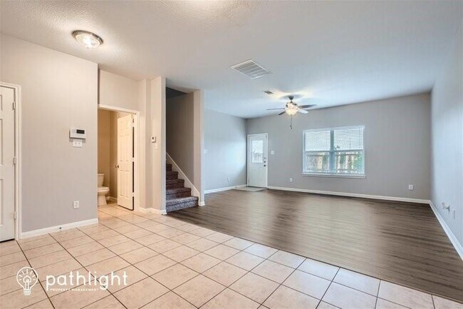 Building Photo - 7123 Acacia Ln