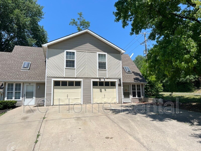 102 Francis St, Liberty, MO 64068 Townhome Rentals in Liberty MO