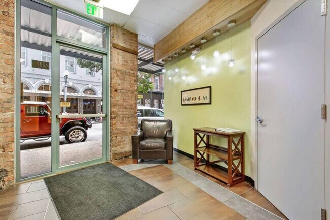 Foto del edificio - 201 Magazine St