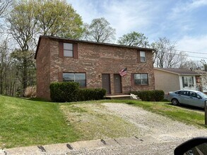 Building Photo - 801e Huggins Rd