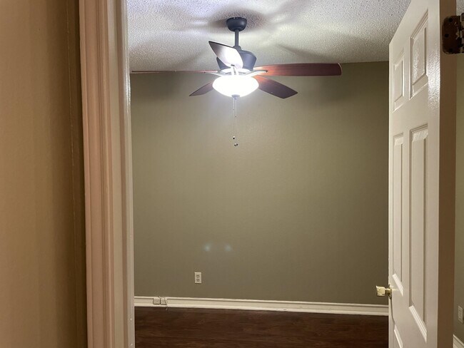 Building Photo - 101 Martingale