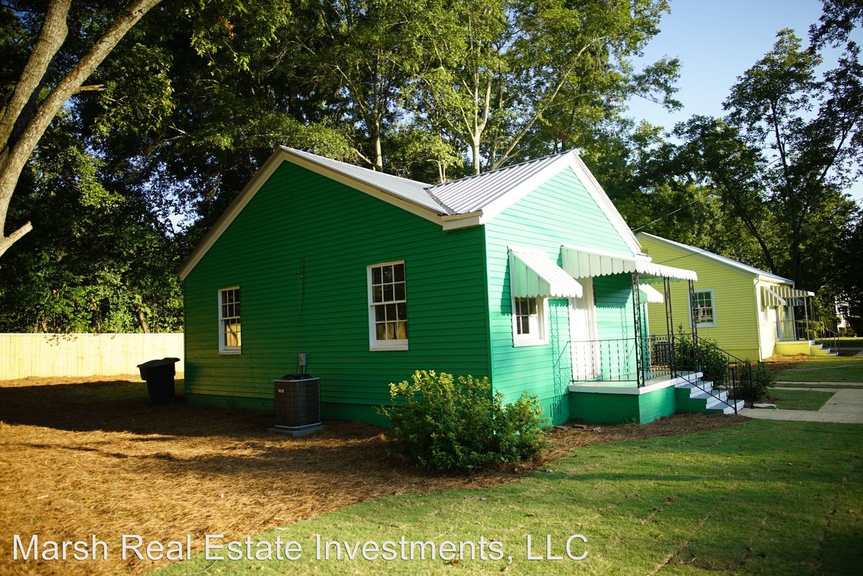 Primary Photo - 1009 Auburn St
