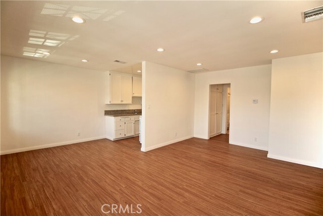 Building Photo - 6951 Simpson Ave
