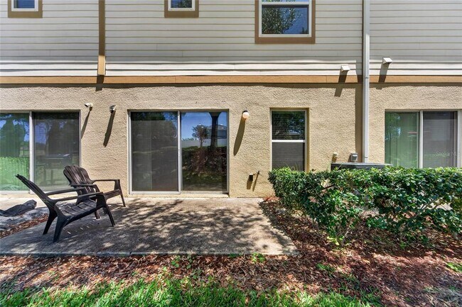 Foto del edificio - 3842 Hampstead Ln