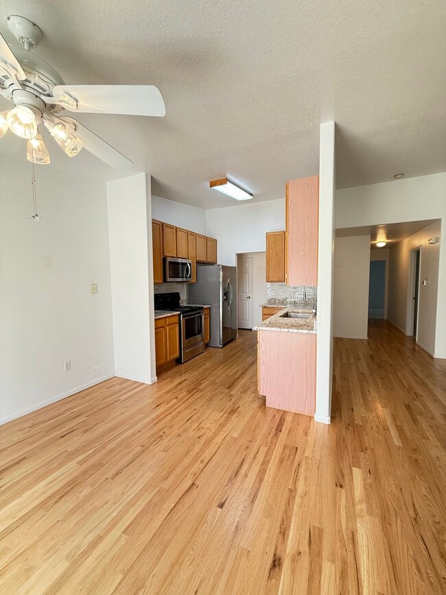 Foto del edificio - Charming 2 Bed, 2 Bath Home for Rent in We...