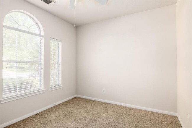 Building Photo - 25609 Tiverton Forest Ct