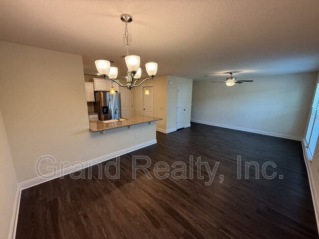 Building Photo - 4423 Village Oak Ln