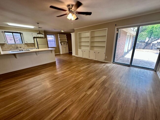 Building Photo - 5925 Caldwell Dr